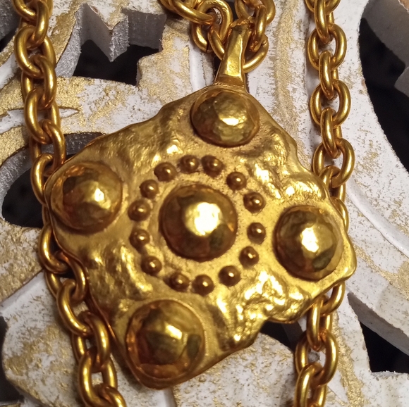 Chanel Gold Plated Double Pendant Chain Necklace Circa 1984 - 100% Authentic - Picture 4 of 8